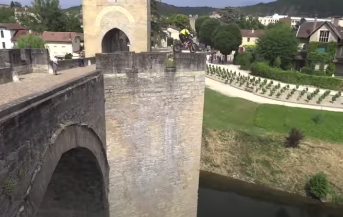 Cahors by trials bike. - Julien Perret